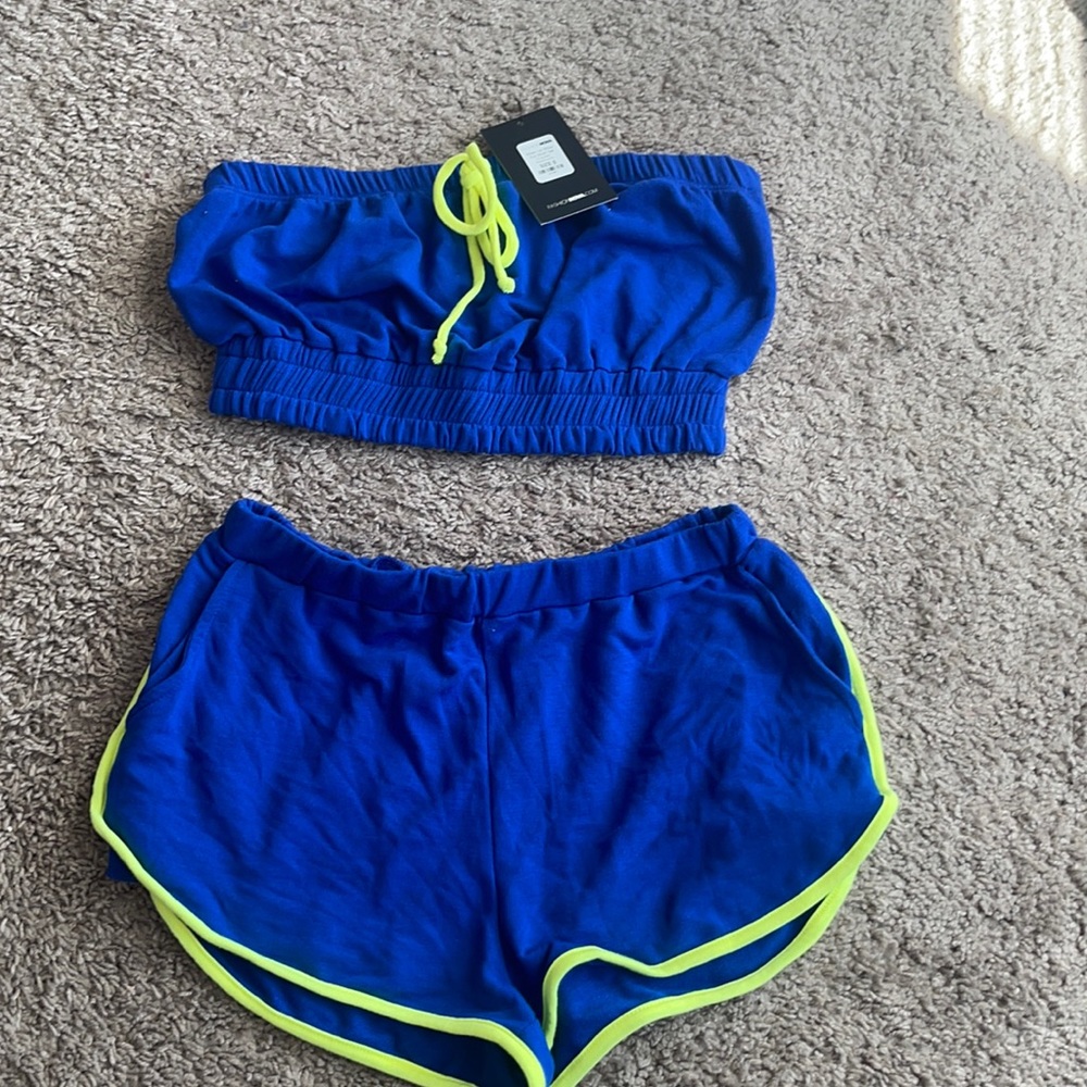 Fashion Nova 2 piece Short Set